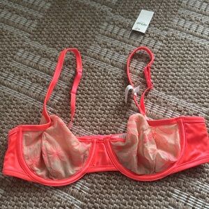 BNWT Women's Coral Lace Underwire Bra